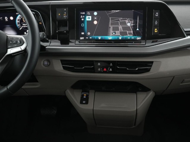 Multivan T7 2.0 TSI Life DSG (AHK+IQLight+HeadUP+Standh.+DCC)