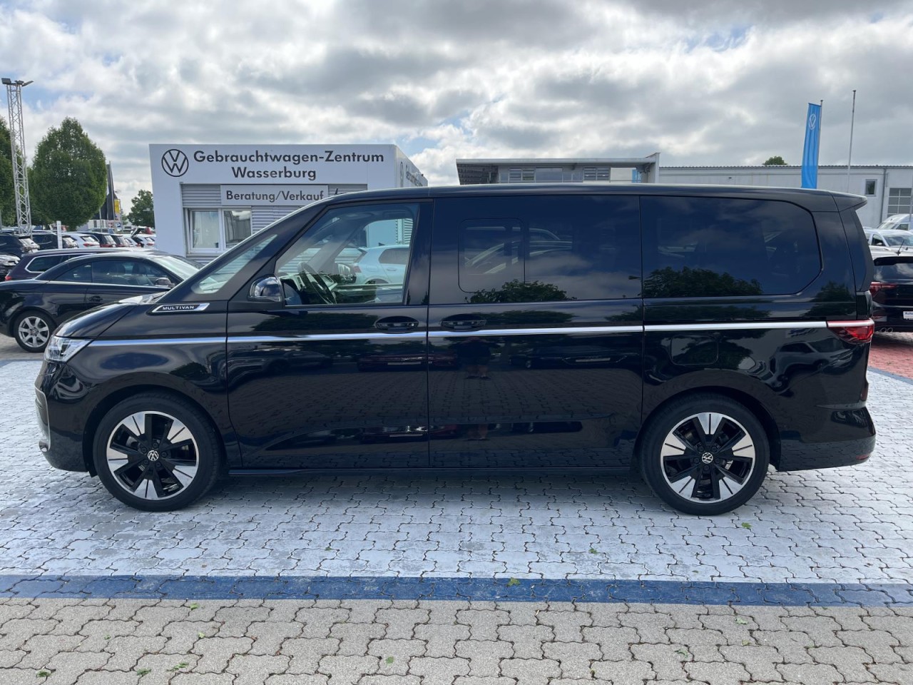 Multivan T7 Style 2.0 TSI DSG LÜ (MatrixLED+APP+NAVI+RearView+Standh.+Panorama)