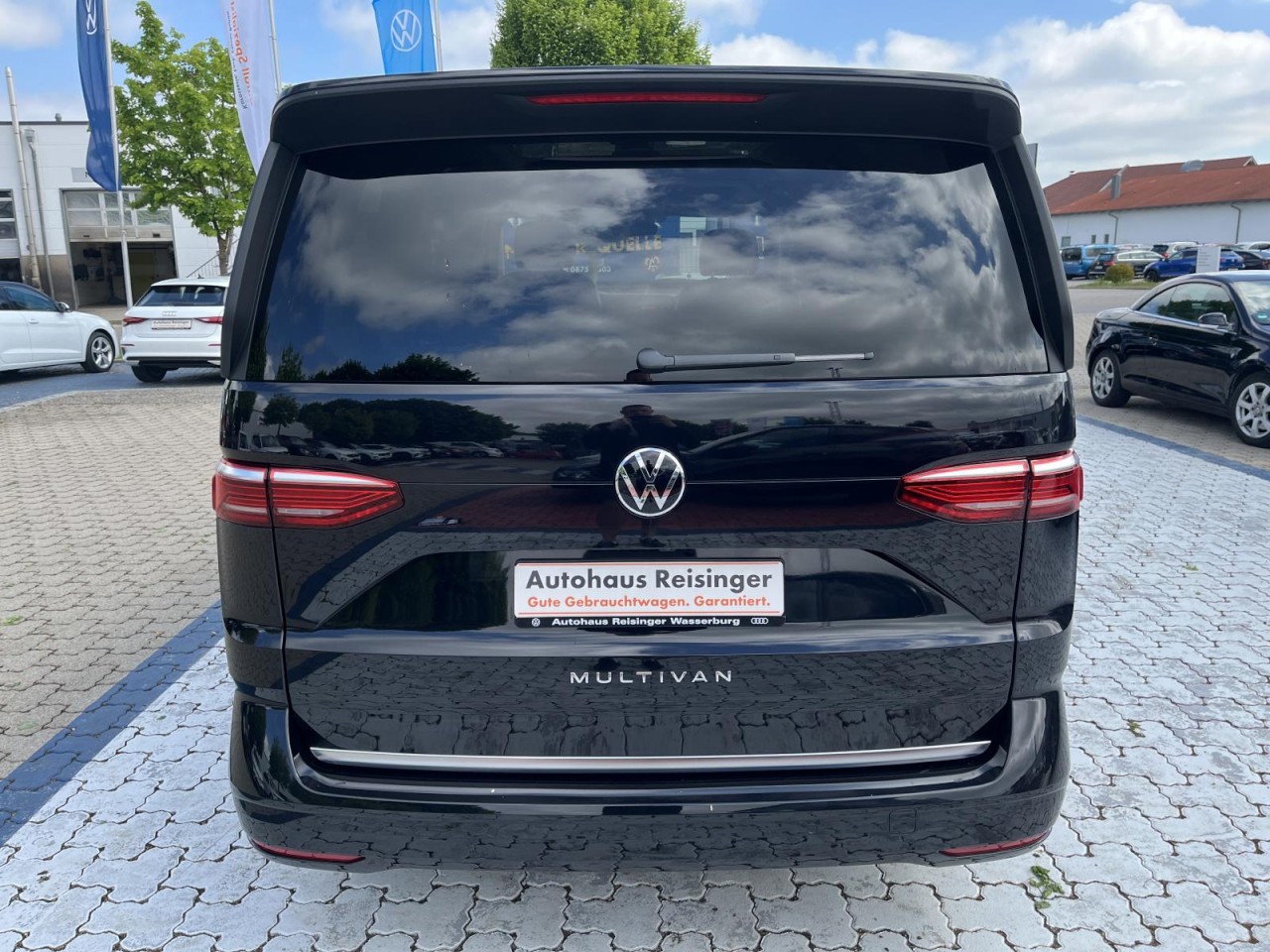 Multivan T7 Style 2.0 TSI DSG LÜ (MatrixLED+APP+NAVI+RearView+Standh.+Panorama)