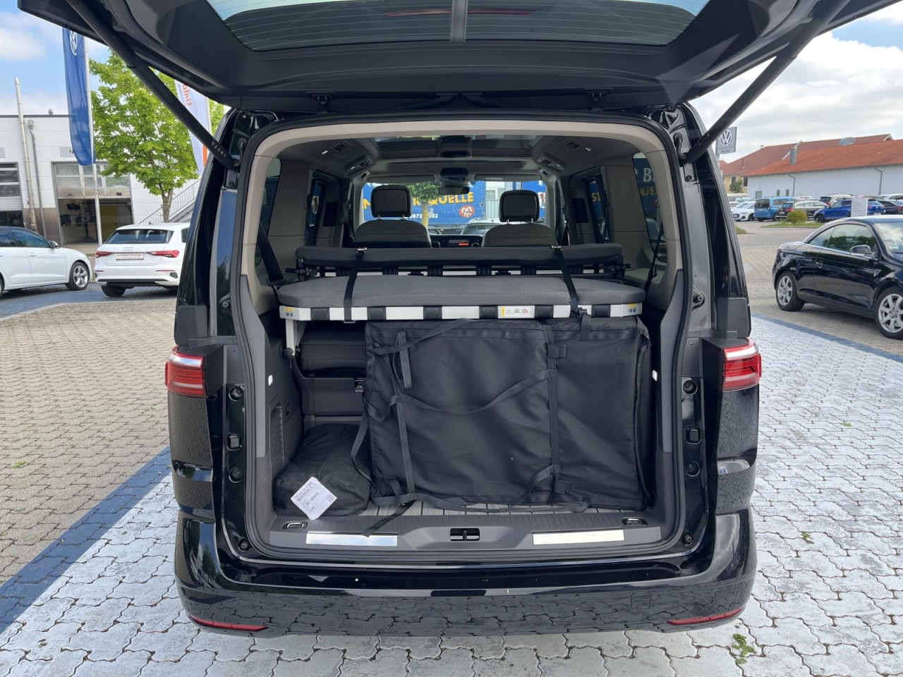Multivan T7 Style 2.0 TSI DSG LÜ (MatrixLED+APP+NAVI+RearView+Standh.+Panorama)