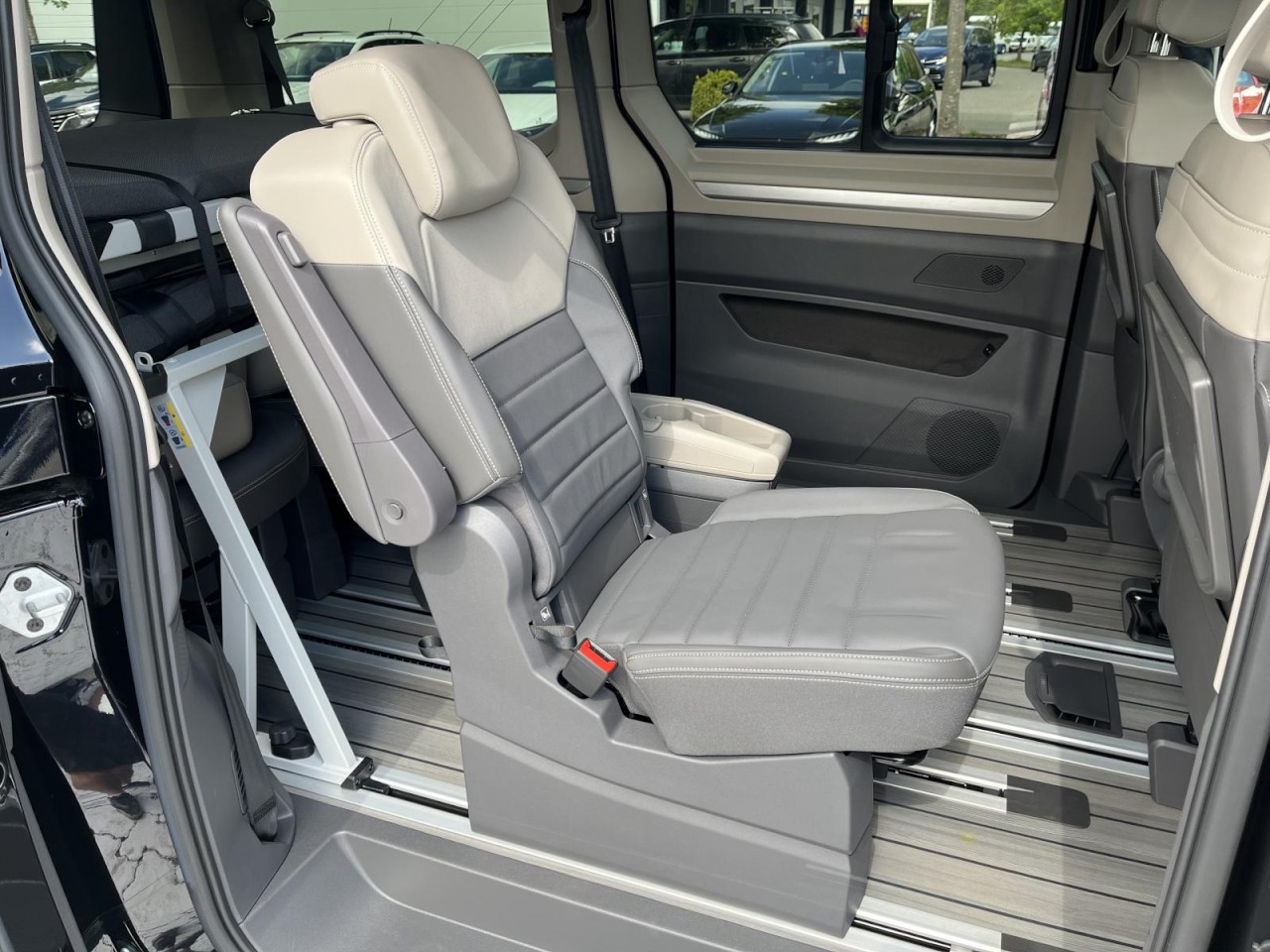 Multivan T7 Style 2.0 TSI DSG LÜ (MatrixLED+APP+NAVI+RearView+Standh.+Panorama)