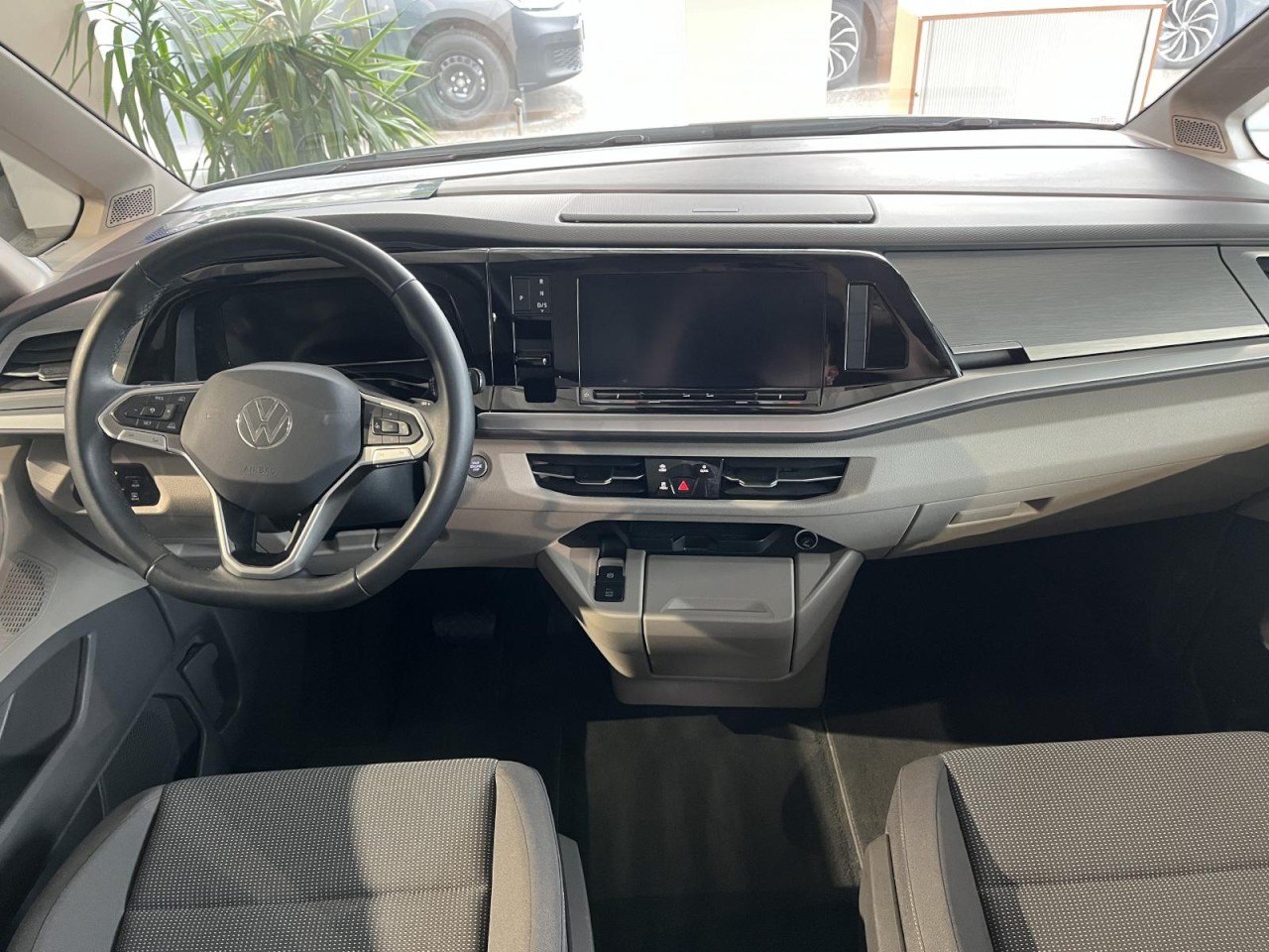 Multivan T7 Life 2.0 TDI DSG (LED+NAVI+AHK+RearView+APP+ACC)