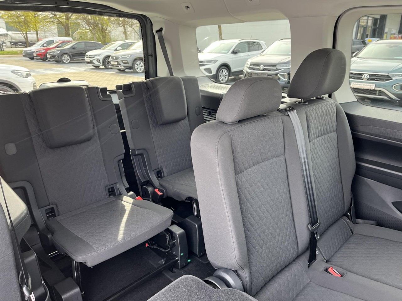Caddy Maxi Life 1.5 TSI EDITION (LED+NAVI+RearView)