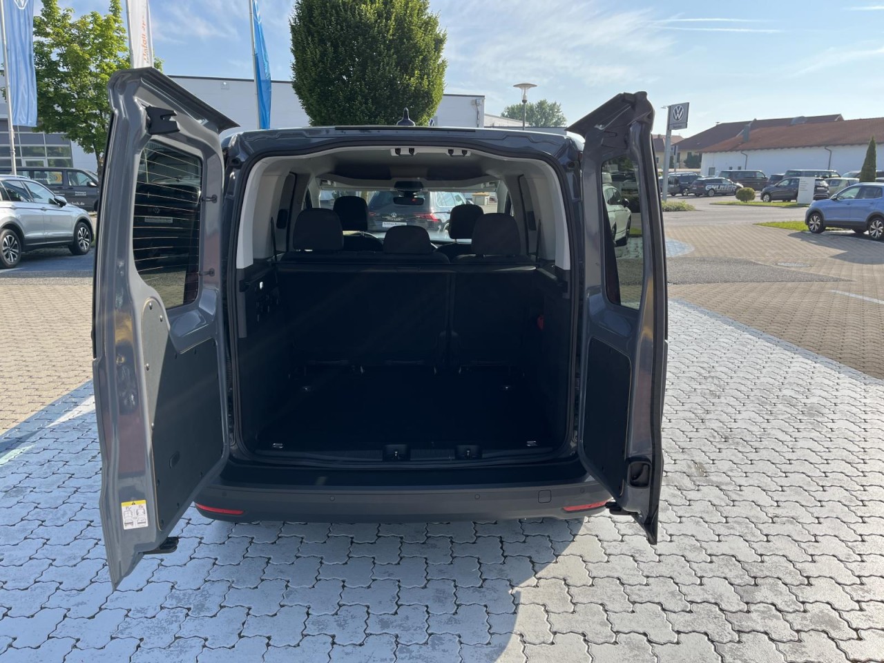 Caddy 2.0 TDI (RearView,LaneAssist) Klima