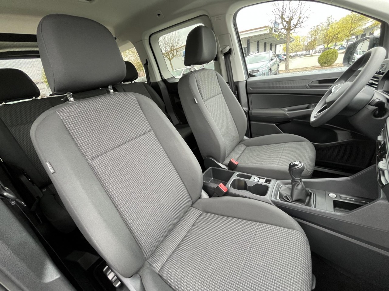 Caddy 2.0 TDI Kombi (RearView+Lane+FrontAssist)