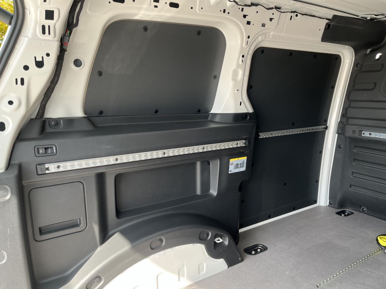 ID.Buzz Cargo KR (Rear View,AHK,Fahrer-Assistenz Plus)