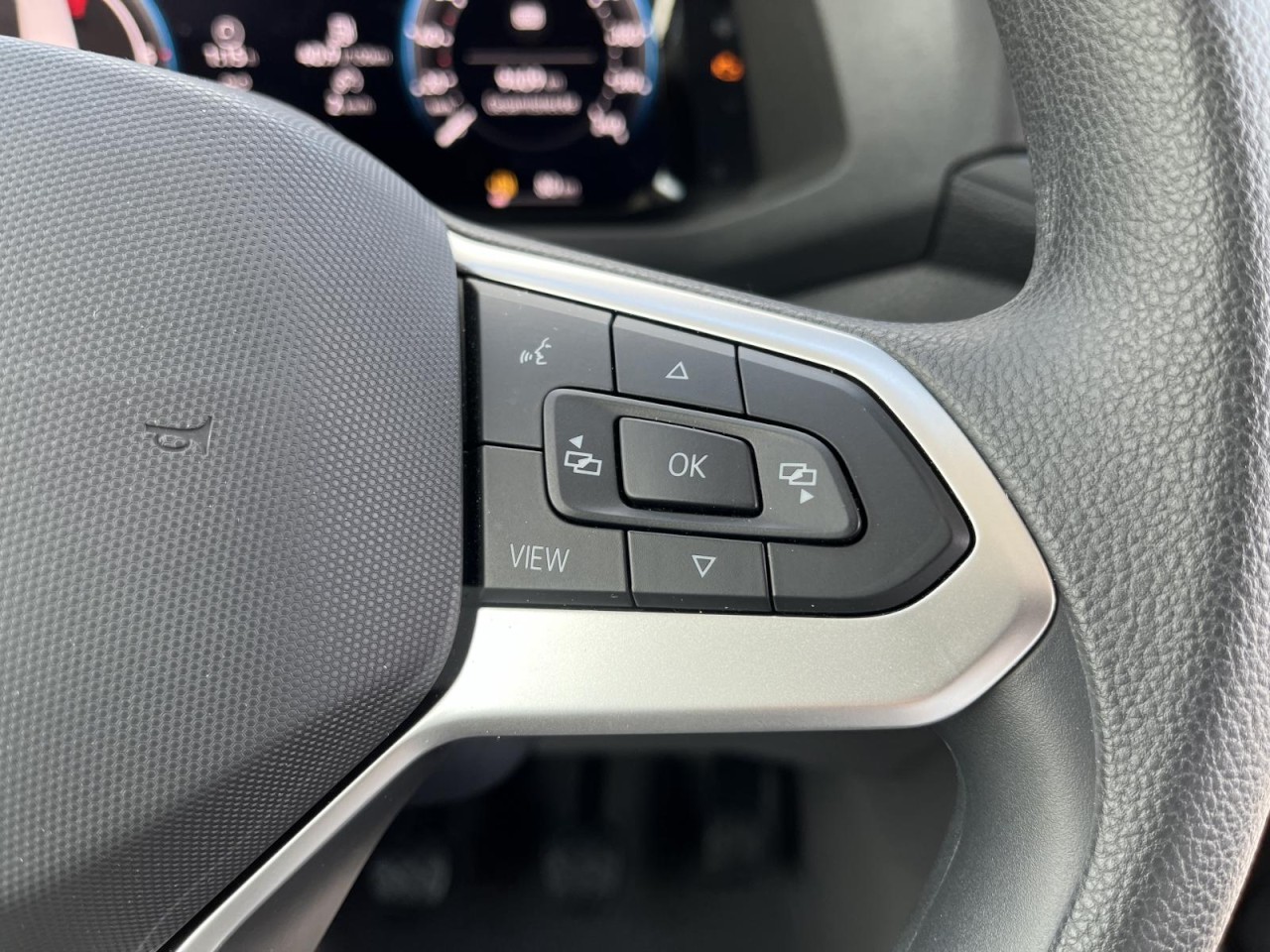 Crafter 2.0 TDI Kasten (Navi,RearView,AHK-Vorbereit.)