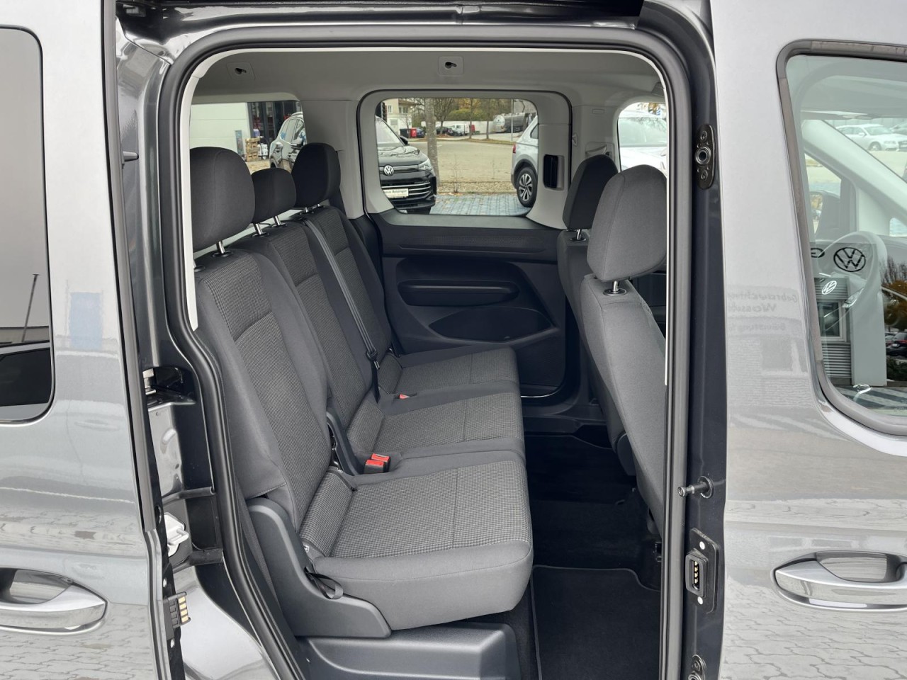 Caddy Kombi 2.0 TDI (NAVI,RearView,GRA,LaneAssist)