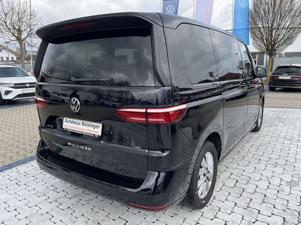 Multivan T7 2.0 TDI Life DSG (LED+AHK+NAVI+APP+ACC)