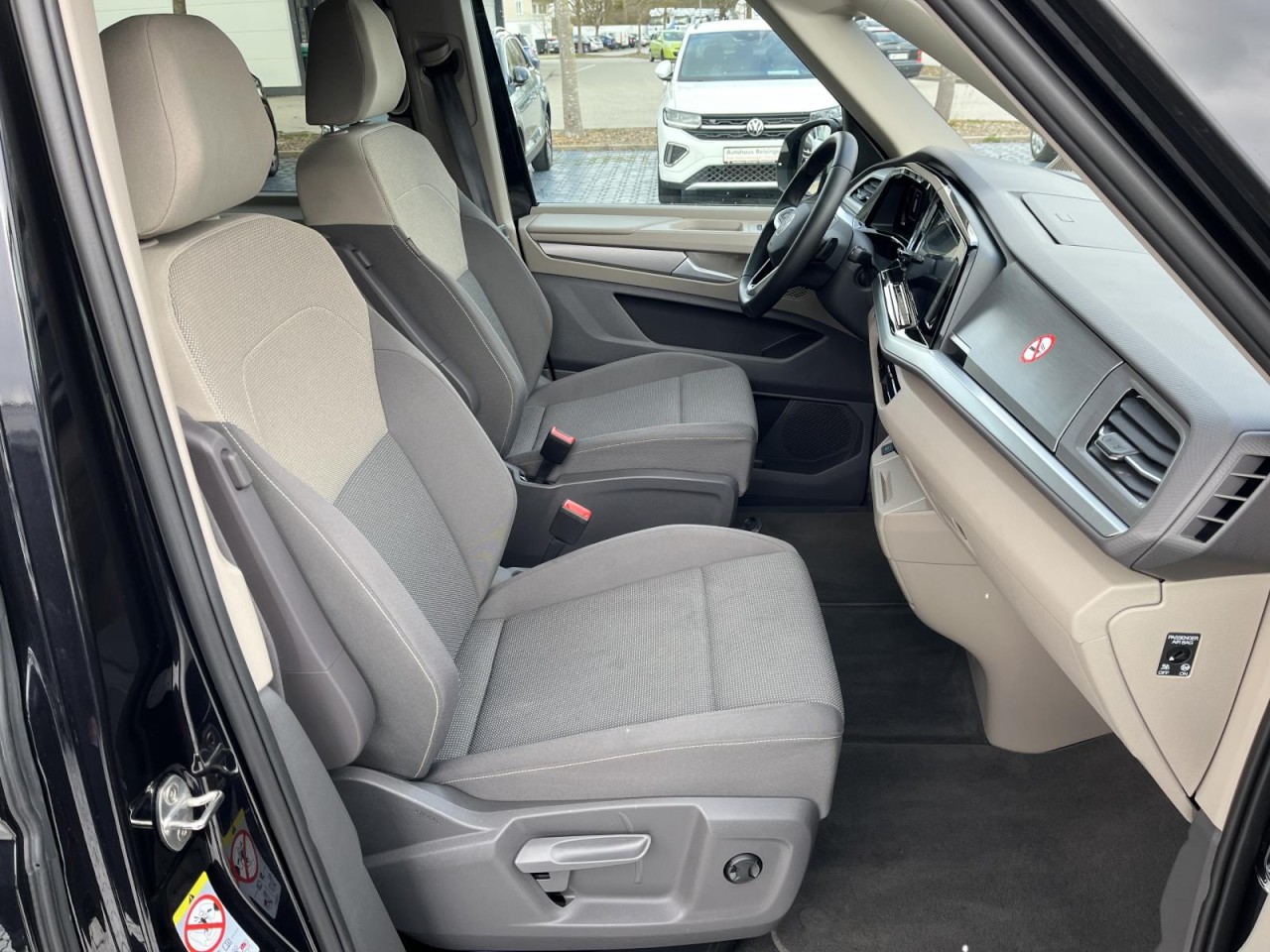 Multivan T7 2.0 TDI Life DSG (LED+AHK+NAVI+APP+ACC)