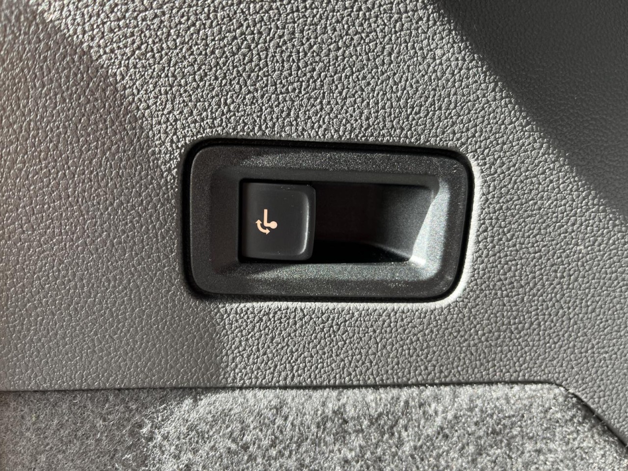 Multivan T7 2.0 TSI Style DSG (IQLight+NAVI+APP+AHK+Standh.+RearView)