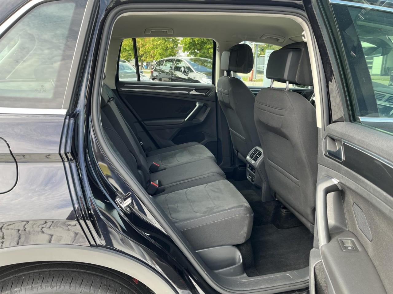 Tiguan 2,0 TDI Elegance 4Motion (Navi,LED,AHK)