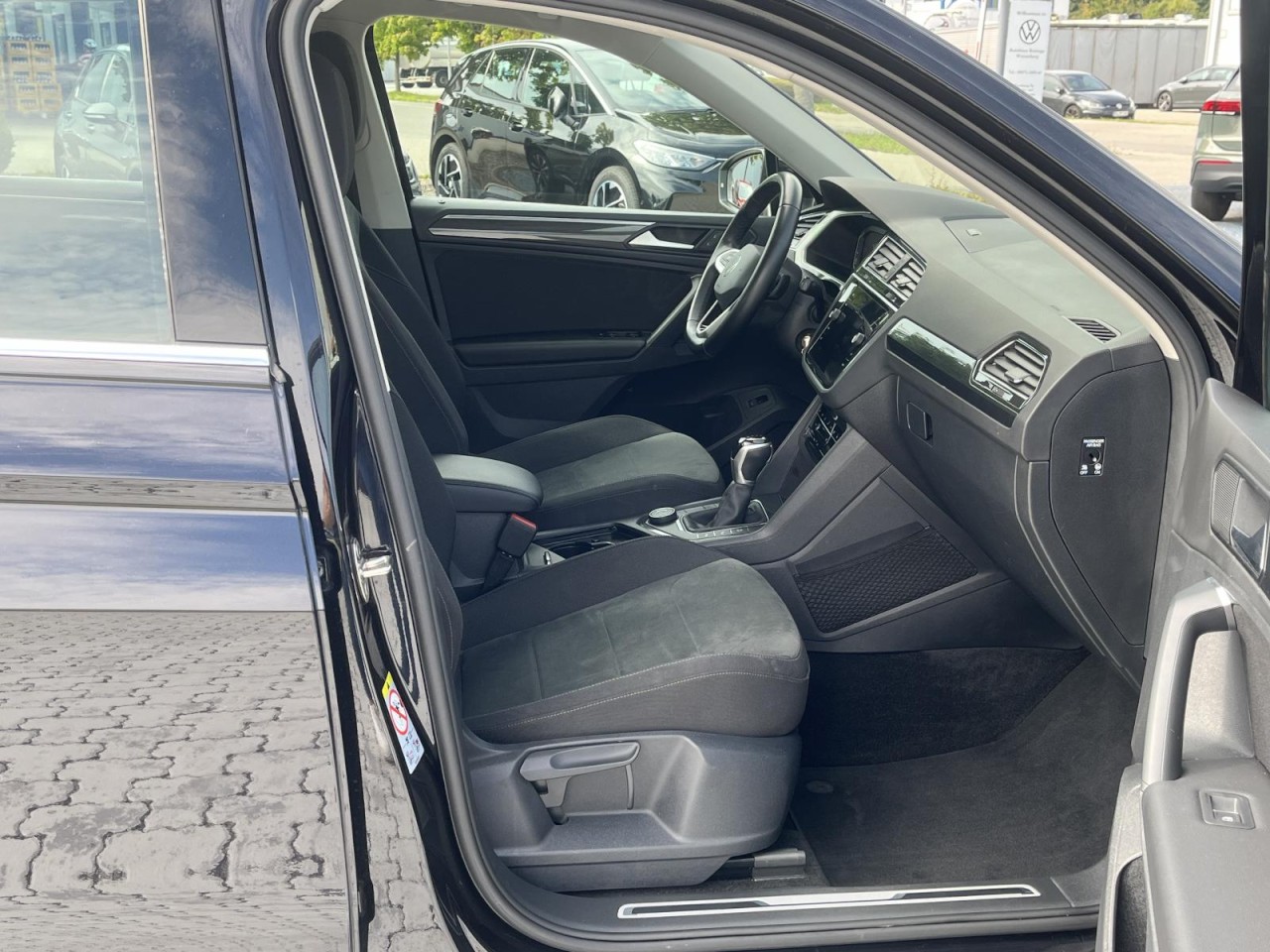 Tiguan 2,0 TDI Elegance 4Motion (Navi,LED,AHK)
