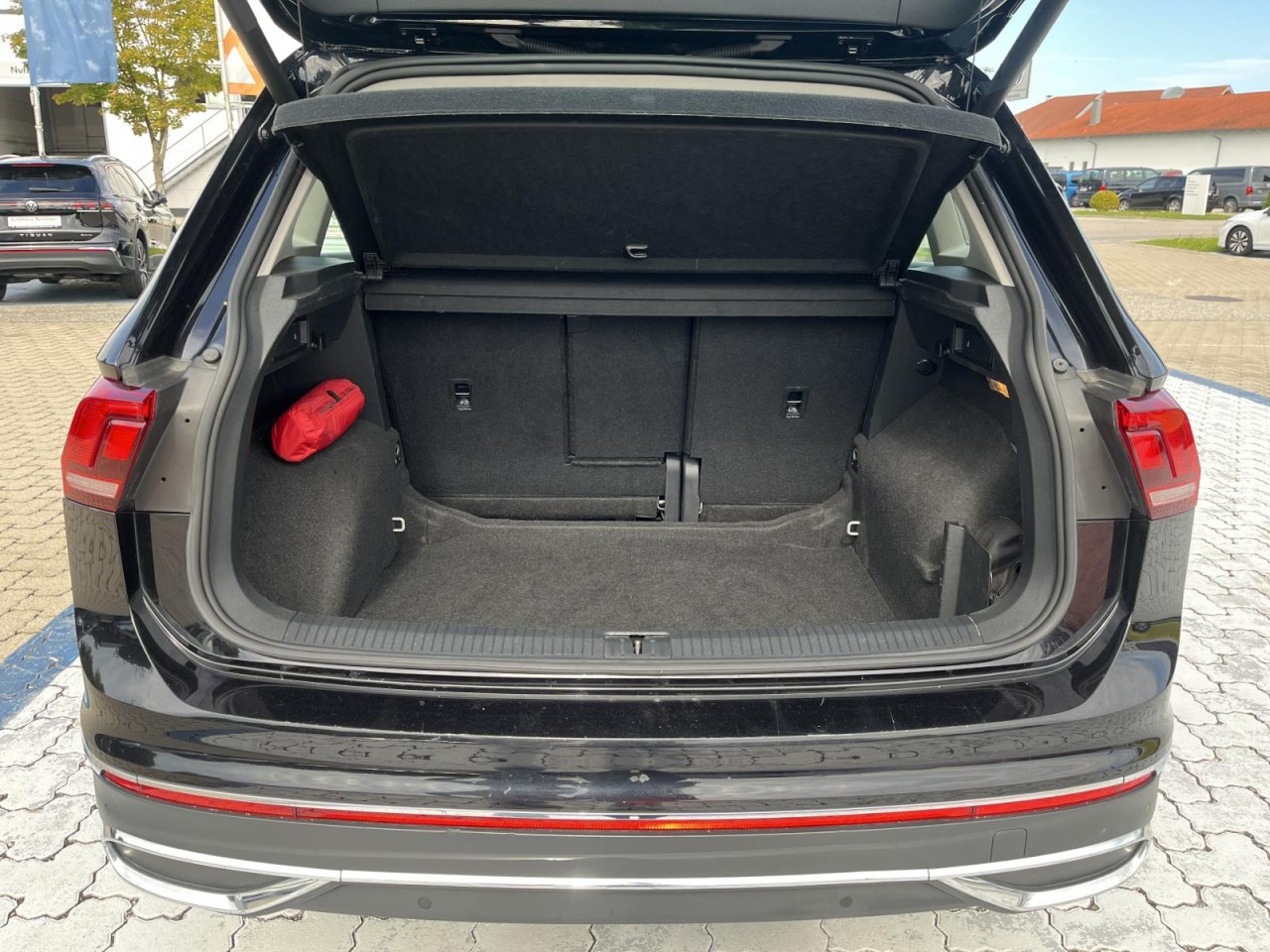 Tiguan 2,0 TDI Elegance 4Motion (Navi,LED,AHK)