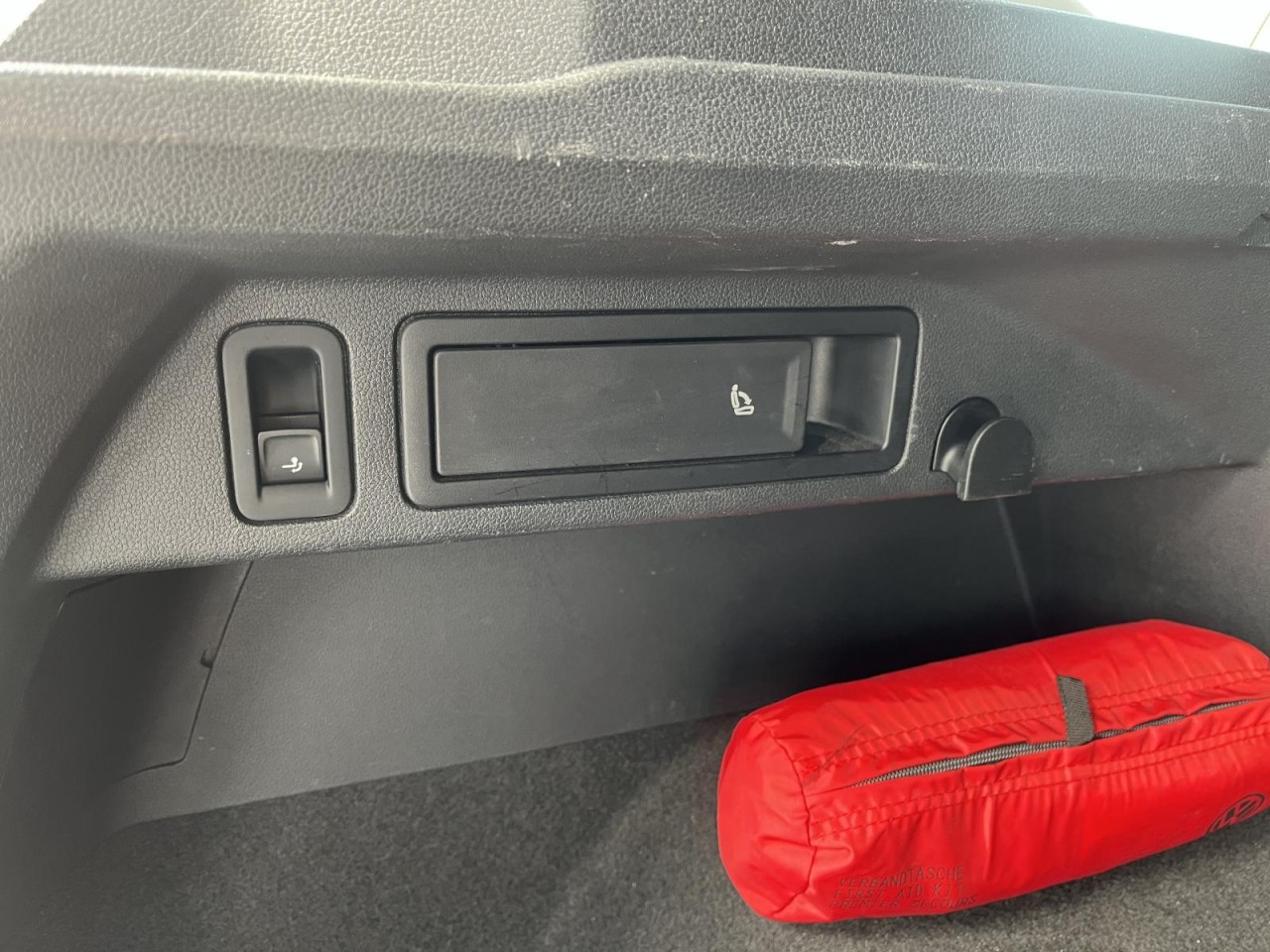 Tiguan 2,0 TDI Elegance 4Motion (Navi,LED,AHK)