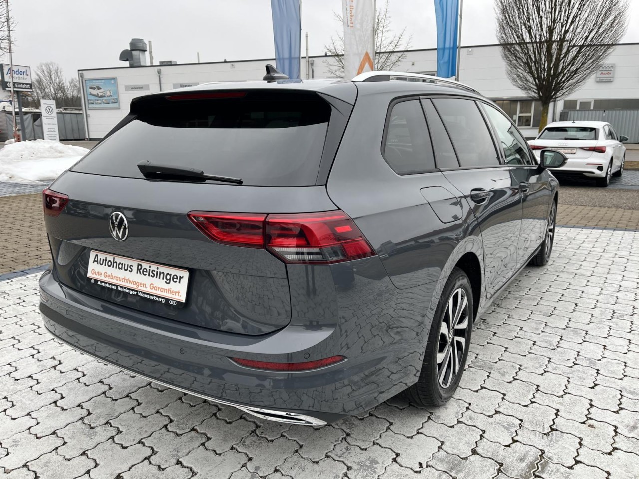 Golf VIII Variant 1.5 TSI Active (NAVI+LEDPlus+RearView)