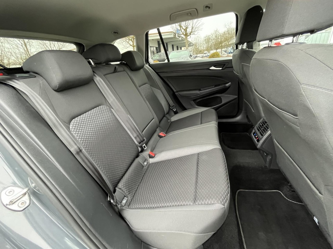 Golf VIII Variant 1.5 TSI Active (NAVI+LEDPlus+RearView)