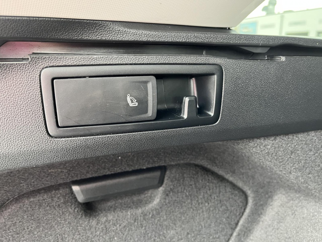 Golf VIII Variant 1.5 TSI Active (LED,APP,NAVI,RearView,LightAssist)