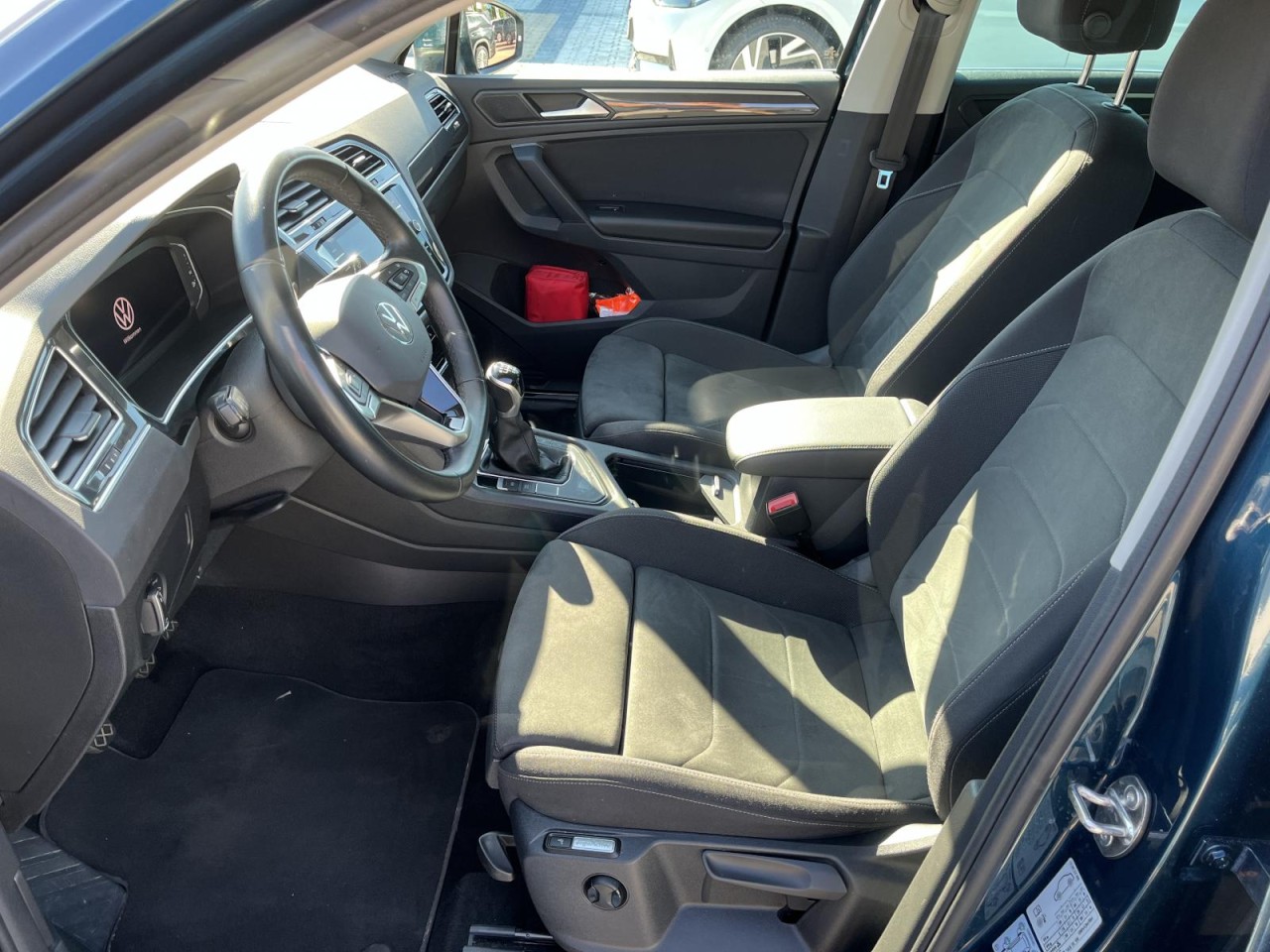 Tiguan 2.0 TDI Elegance (MatrixLED+NAVI+APP+RearView+AHK+Standh.+IQDrive)