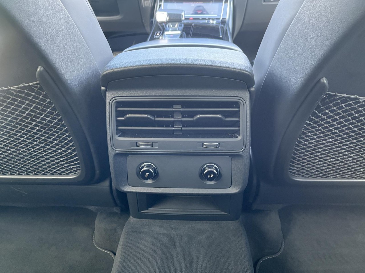 SQ8 4.0 V8 TDI quattro (MatrixLED+Navi+AHK+Standh.+HeadUP+R-Kamera)