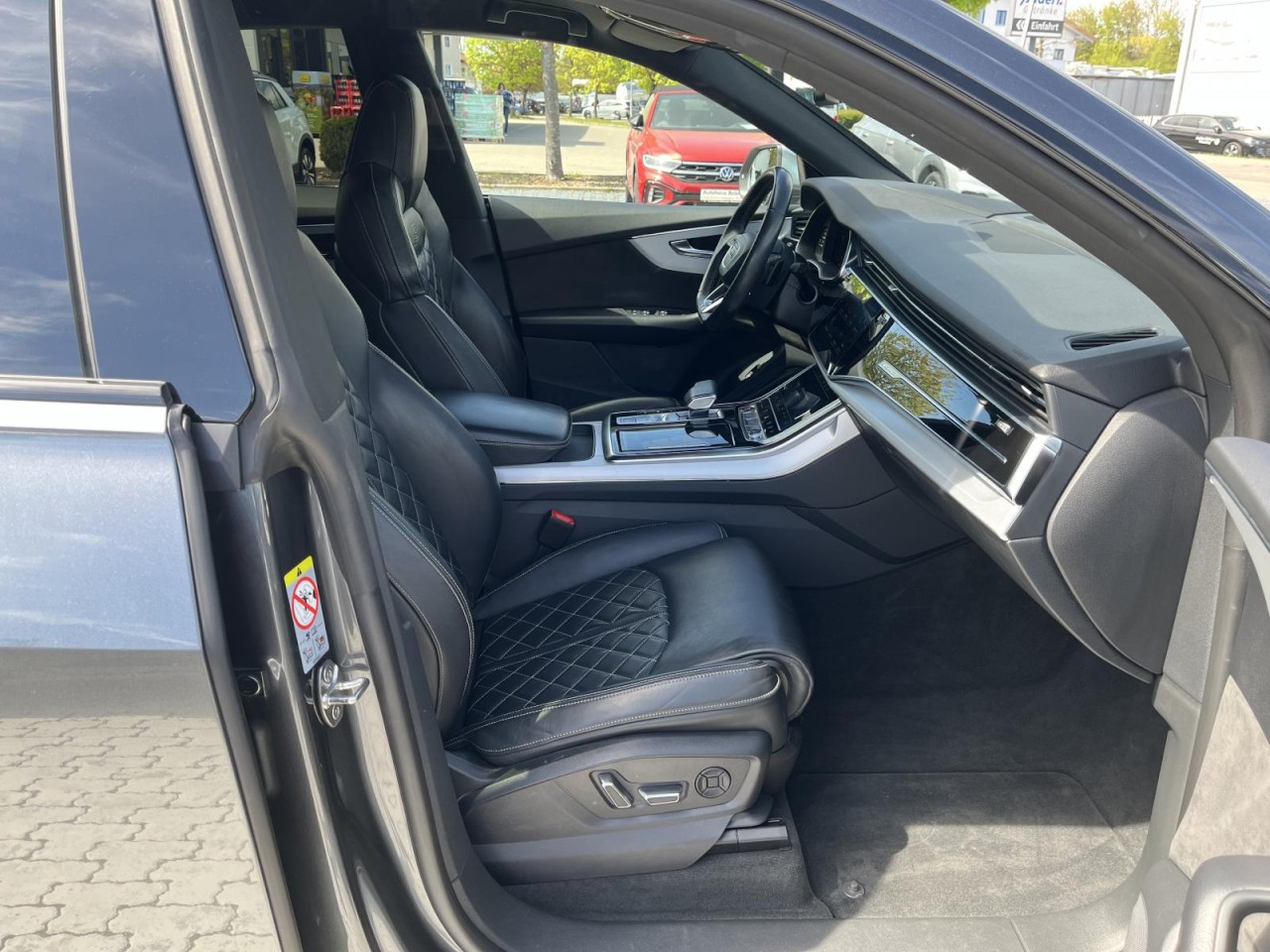 SQ8 4.0 V8 TDI quattro (MatrixLED+Navi+AHK+Standh.+HeadUP+R-Kamera)