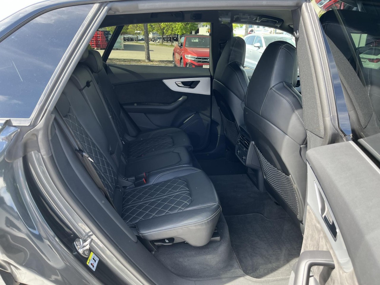 SQ8 4.0 V8 TDI quattro (MatrixLED+Navi+AHK+Standh.+HeadUP+R-Kamera)