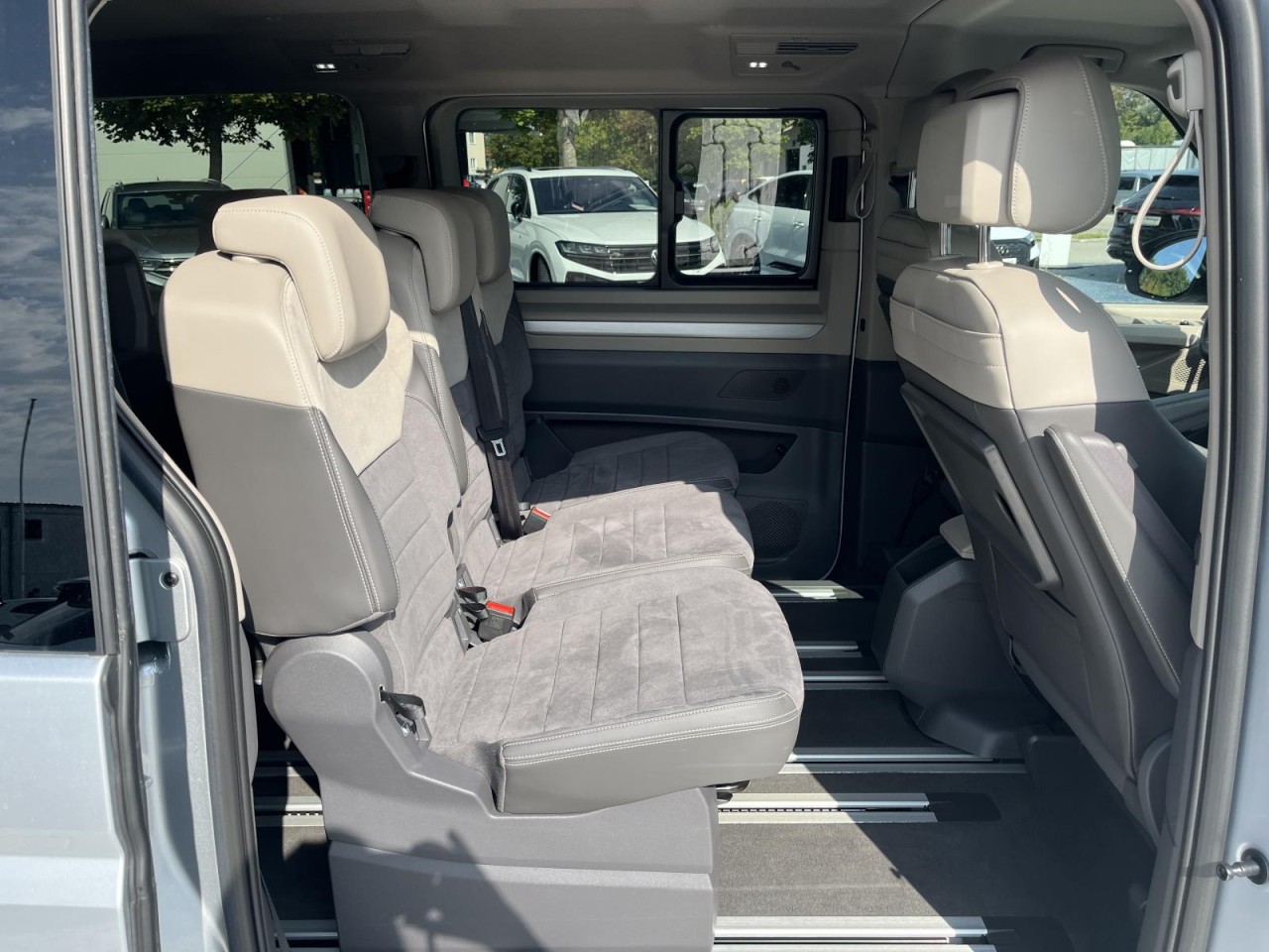 Multivan T7 2,0 TDI DSG LÜ (IQ.Light+Navi+Standhzg.)