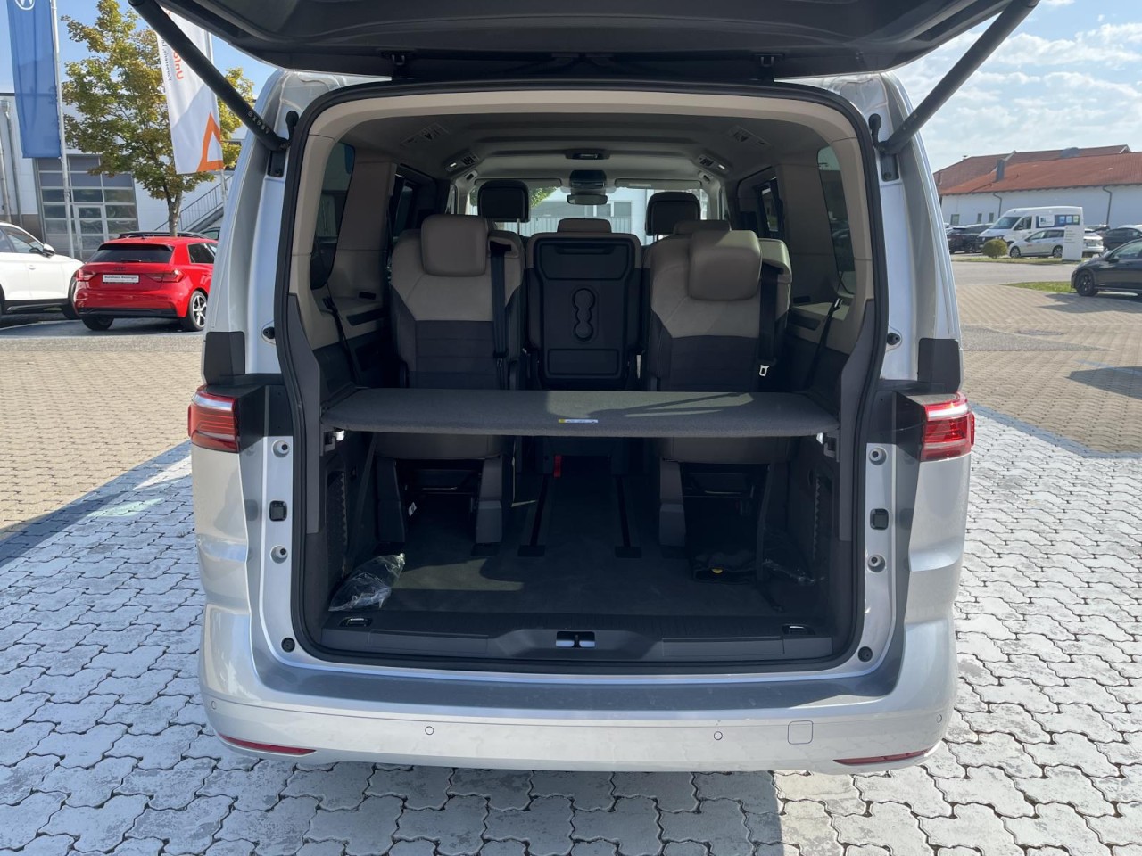 Multivan T7 2,0 TDI DSG LÜ (IQ.Light+Navi+Standhzg.)