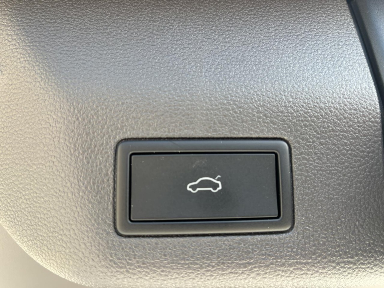 Multivan T7 2,0 TDI DSG LÜ (IQ.Light+Navi+Standhzg.)