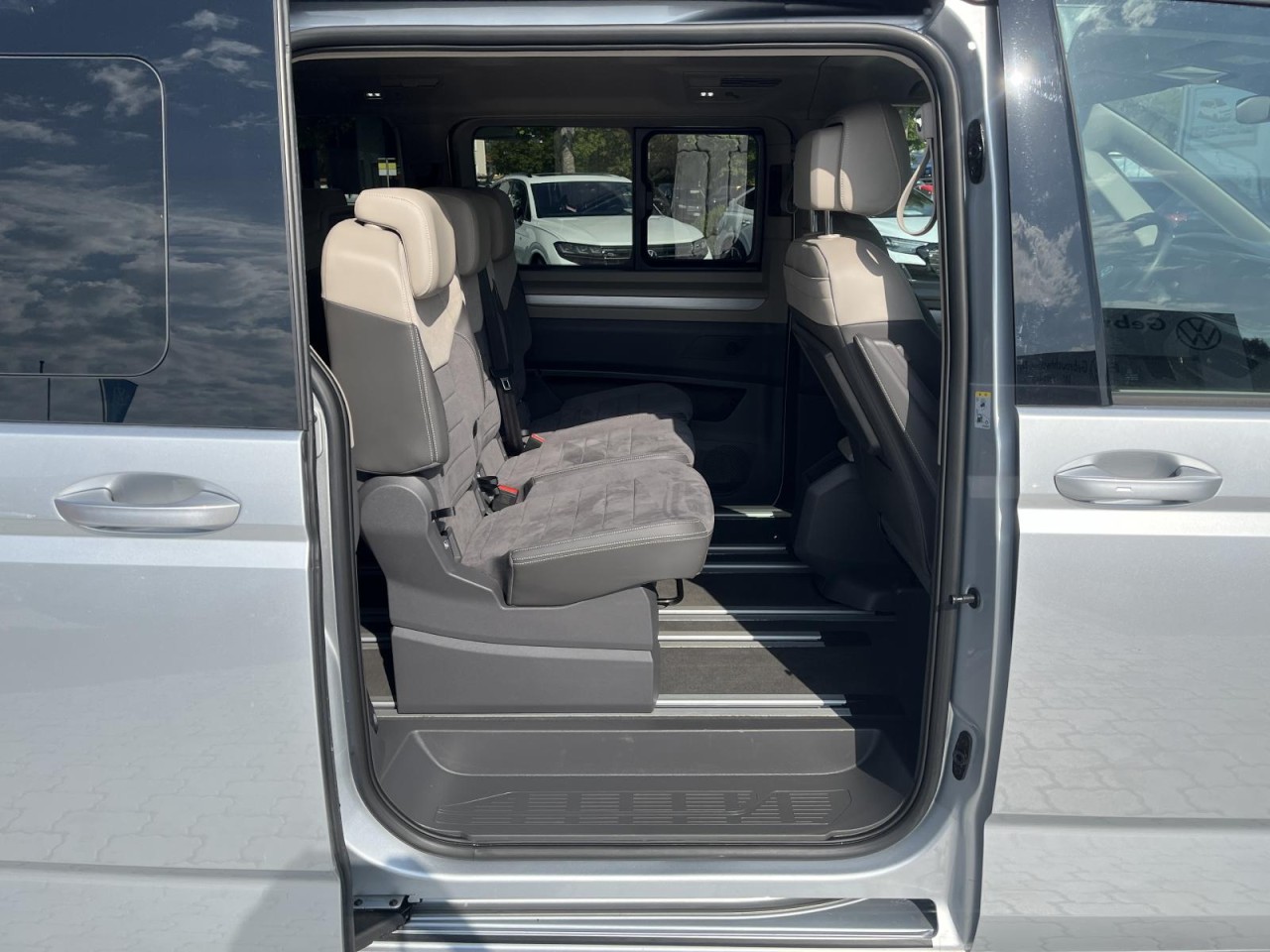 Multivan T7 2,0 TDI DSG LÜ (IQ.Light+Navi+Standhzg.)