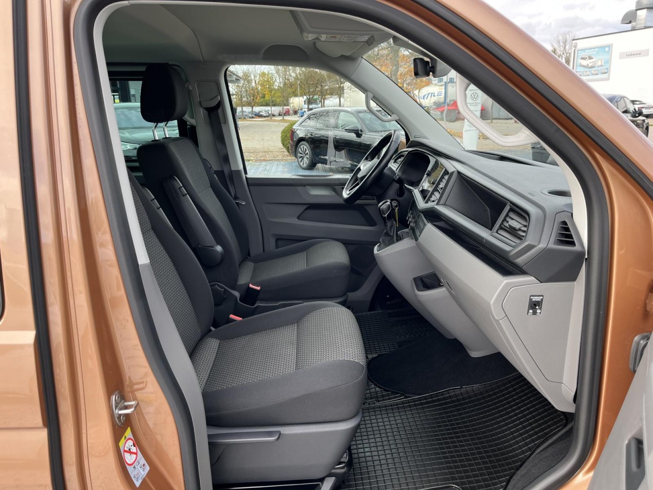 T6.1 Caravelle 2.0 TDI DSG 4Motion KR (LED,ACC,Navi,18Zoll)