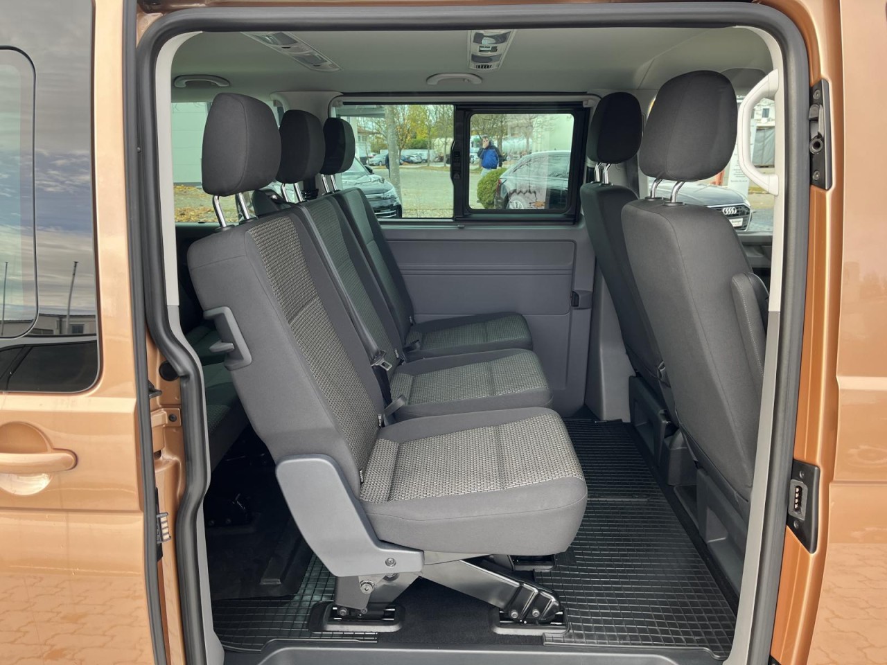 T6.1 Caravelle 2.0 TDI DSG 4Motion KR (LED,ACC,Navi,18Zoll)