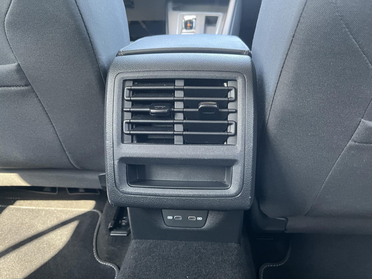 Golf VIII Variant 2,0 TDI DSG Life (LED+RearView)
