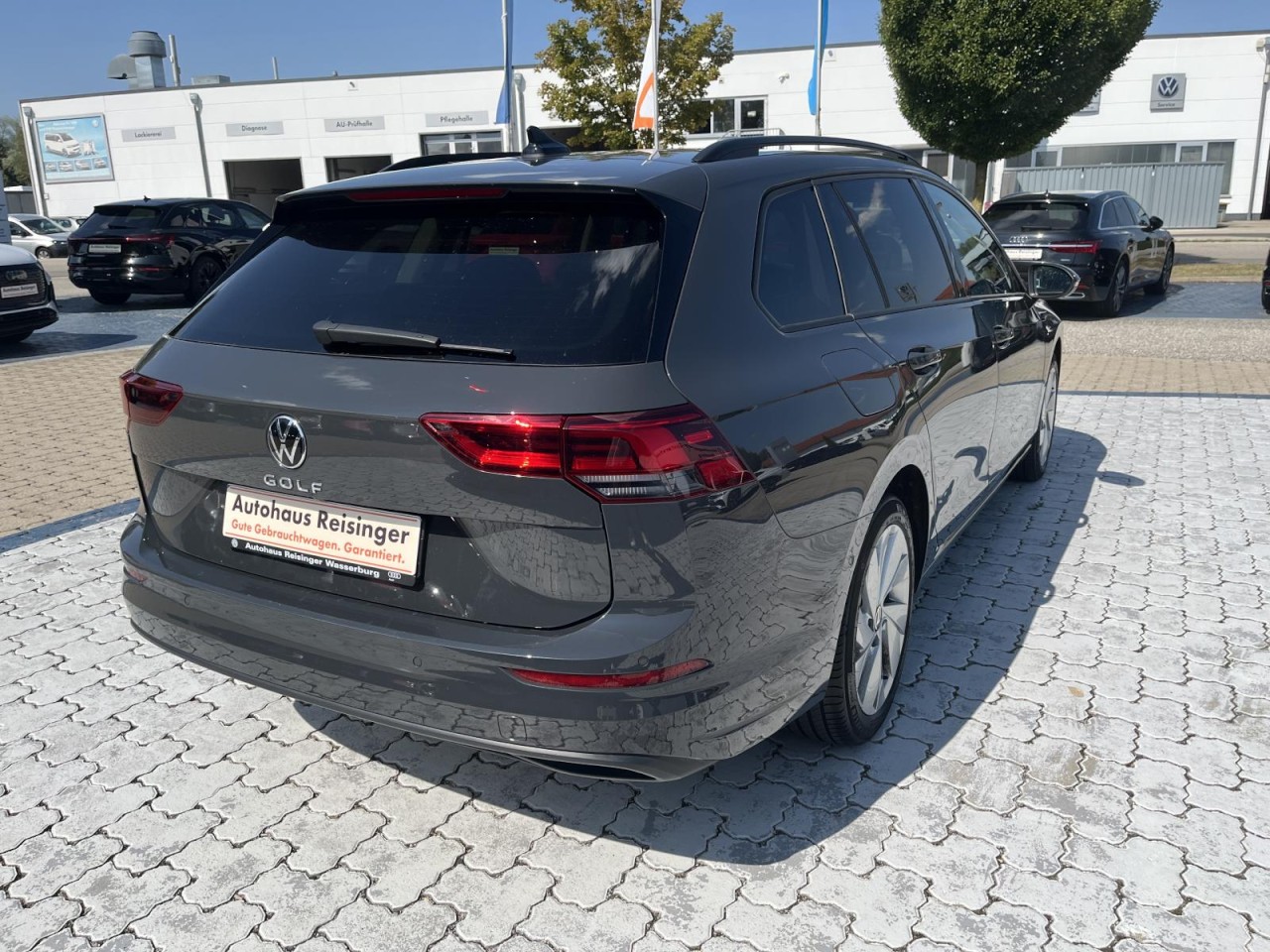 Golf VIII Variant 2,0 TDI DSG Life (LED+RearView)