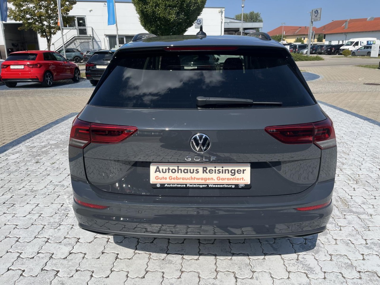 Golf VIII Variant 2,0 TDI DSG Life (LED+RearView)