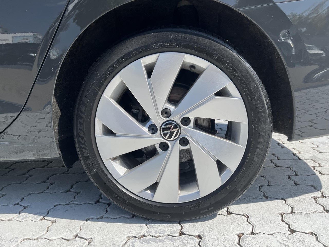 Golf VIII Variant 2,0 TDI DSG Life (LED+RearView)