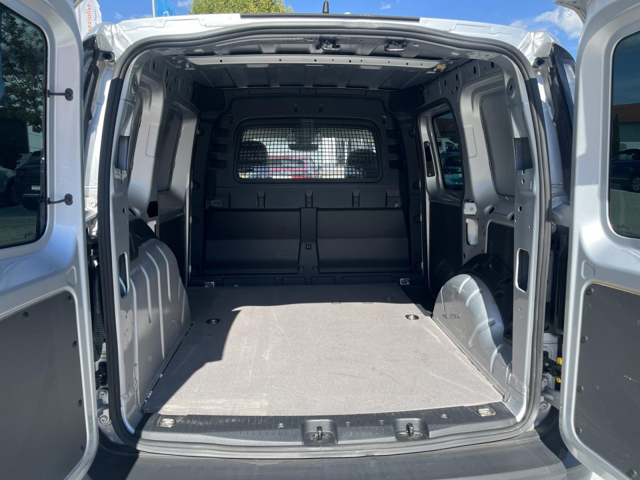 Caddy Cargo 2.0 TDI DSG (LED+NAVI+RearView+Standh.+Temp.)