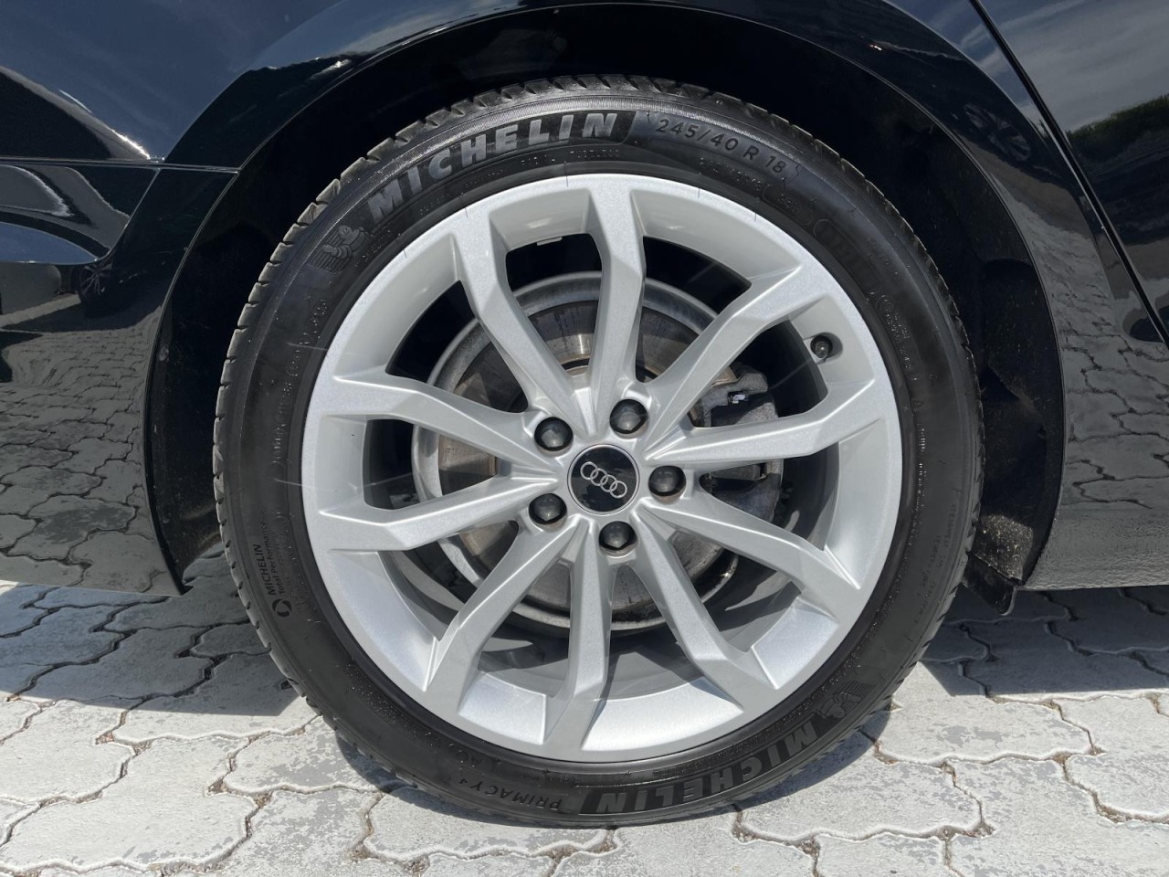 A4 Avant 40 2.0 TFSI DSG S-Tronic (LED+Navi+AHK+R-Kamera+Sound)