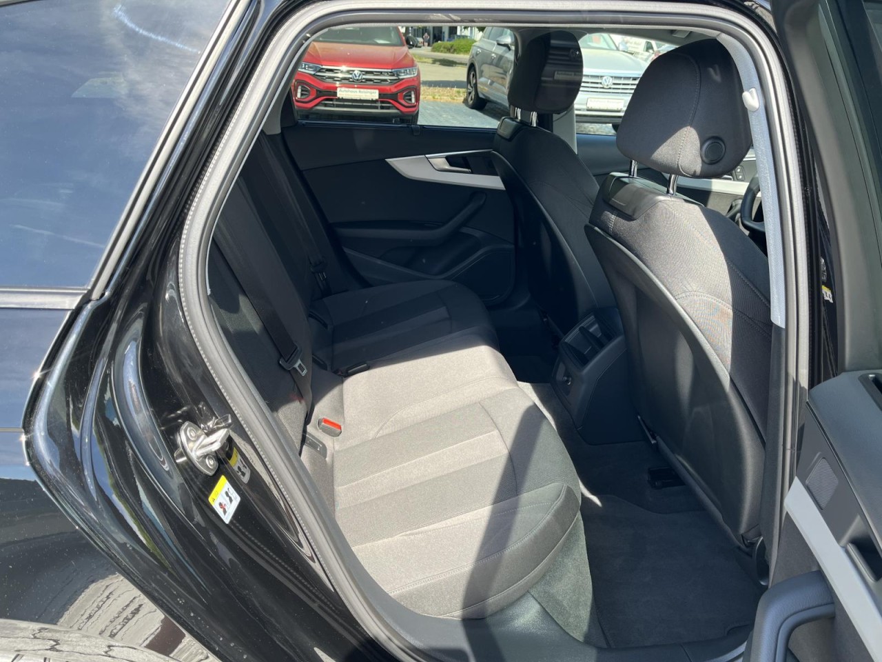 A4 Avant 40 2.0 TFSI DSG S-Tronic (LED+Navi+AHK+R-Kamera+Sound)