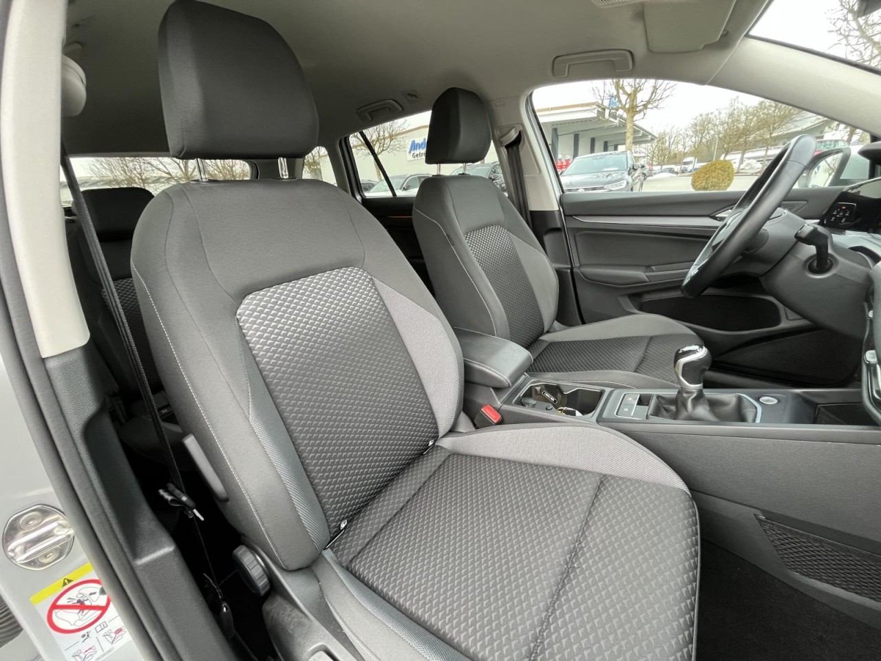 Golf VIII Variant 1.5 TSI Active (LEDPlus+NAVI+APP+SH)