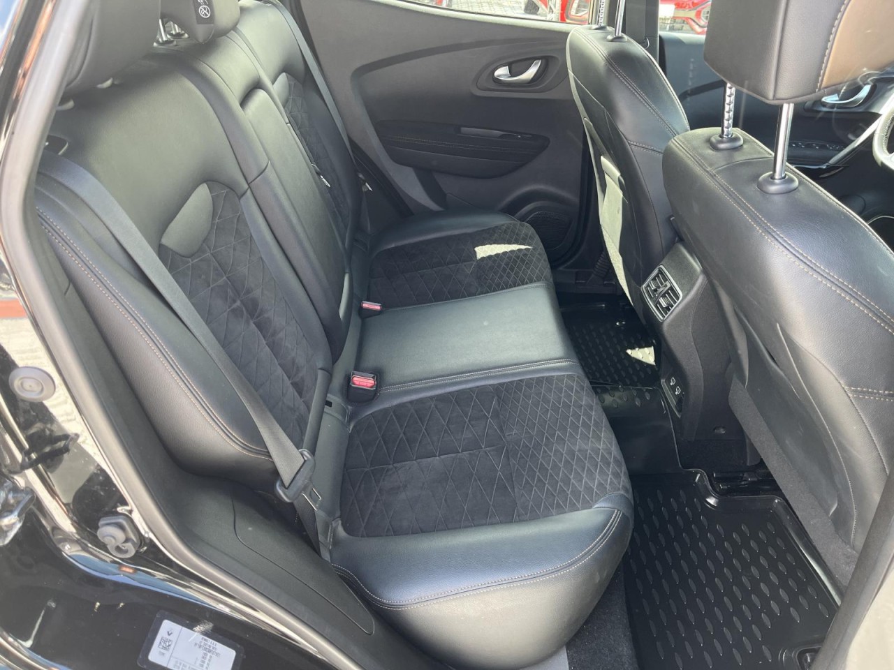 Kadjar 1,3 TCe 140 Black Edition (LED+Leder+Navi+Kamera)
