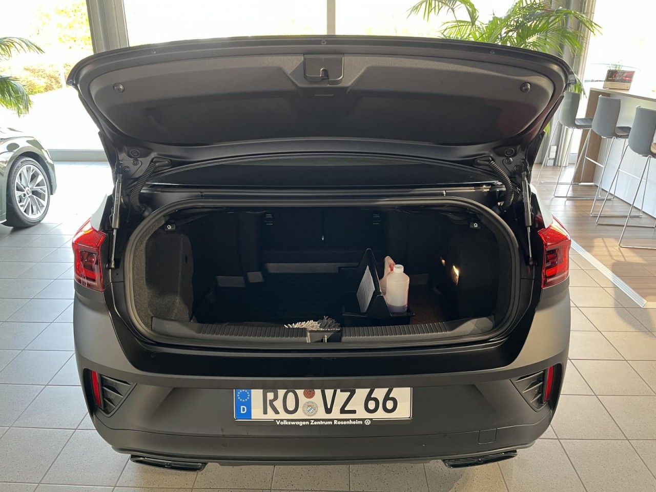 T-Roc Cabriolet 1,5 TSI DSG EDITION BLACK PLUS DSG (Leder+Navi+DCC+AHK)