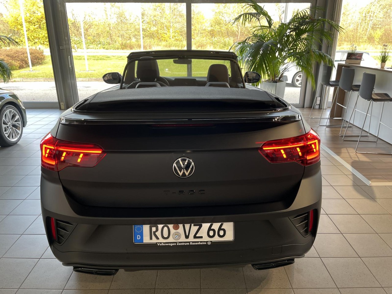 T-Roc Cabriolet 1,5 TSI DSG EDITION BLACK PLUS DSG (Leder+Navi+DCC+AHK)