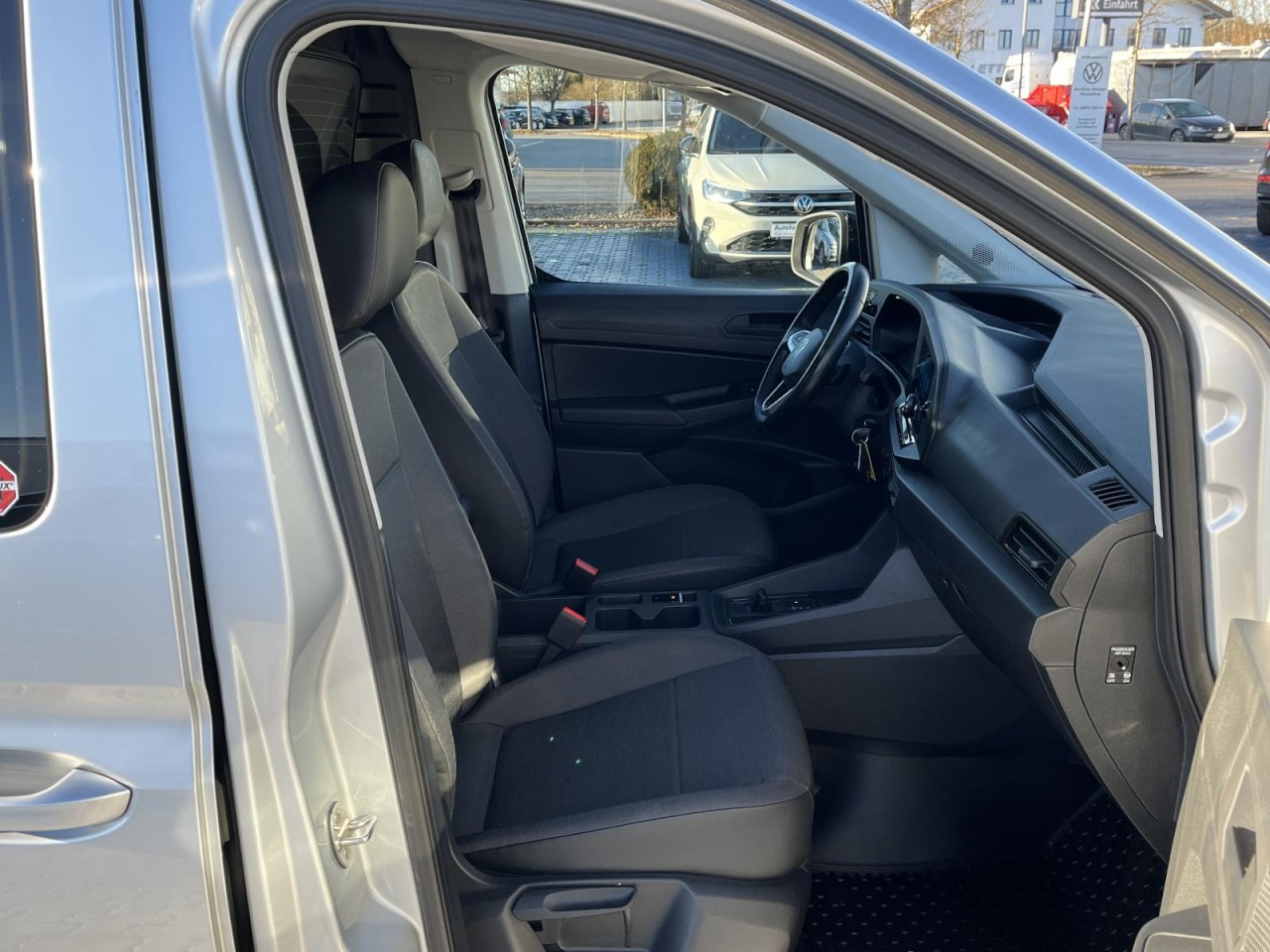 Caddy 2.0 TDI Cargo DSG (NAVI+LED+RearView+Sthz..)