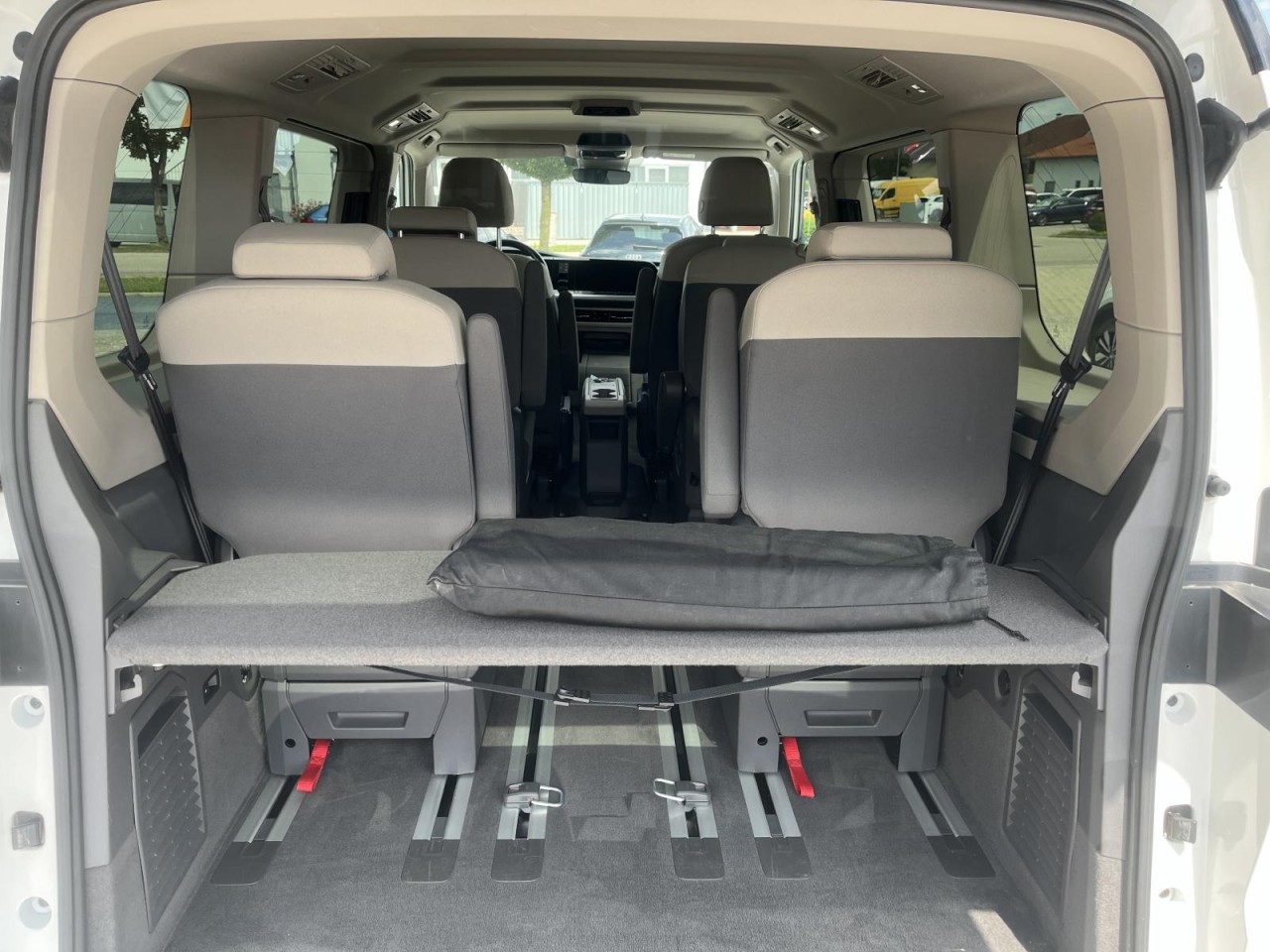 Multivan T7 2.0 TDI Edition DSG (MatrixLED+NAVI+APP+AHK+ACC)