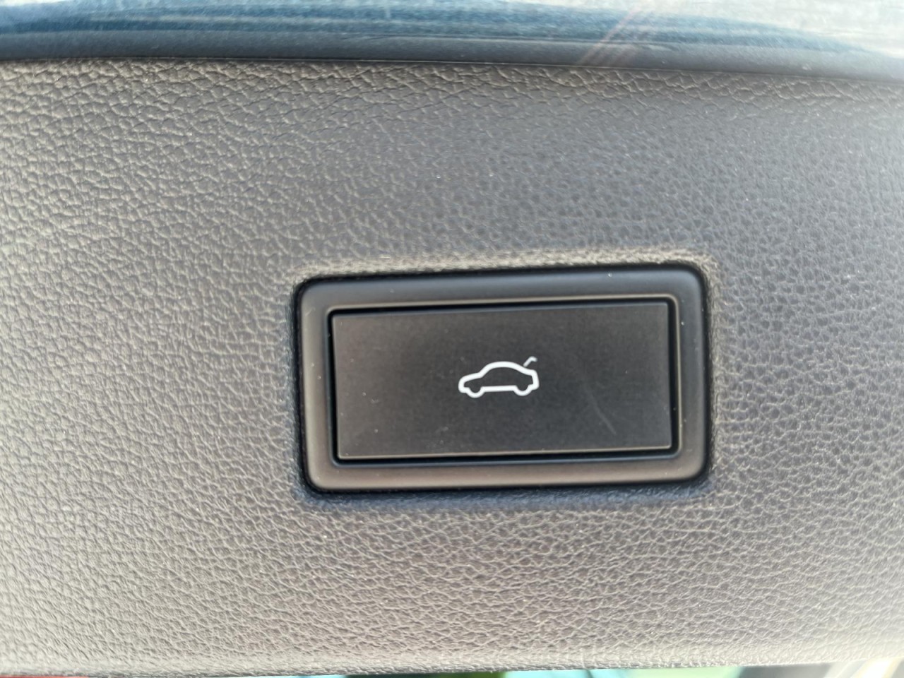 Tiguan 1.5 TSI Elegance DSG (MatrixLED+APP+NAVI+Panorama+AHK+Standh.+ACC)