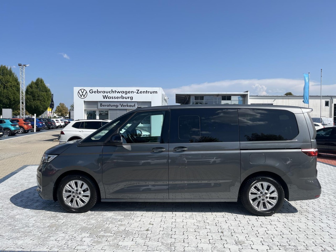 Multivan T7 2,0 TDI DSG Life LÜ (IQLight+Standhzg.+AHK)