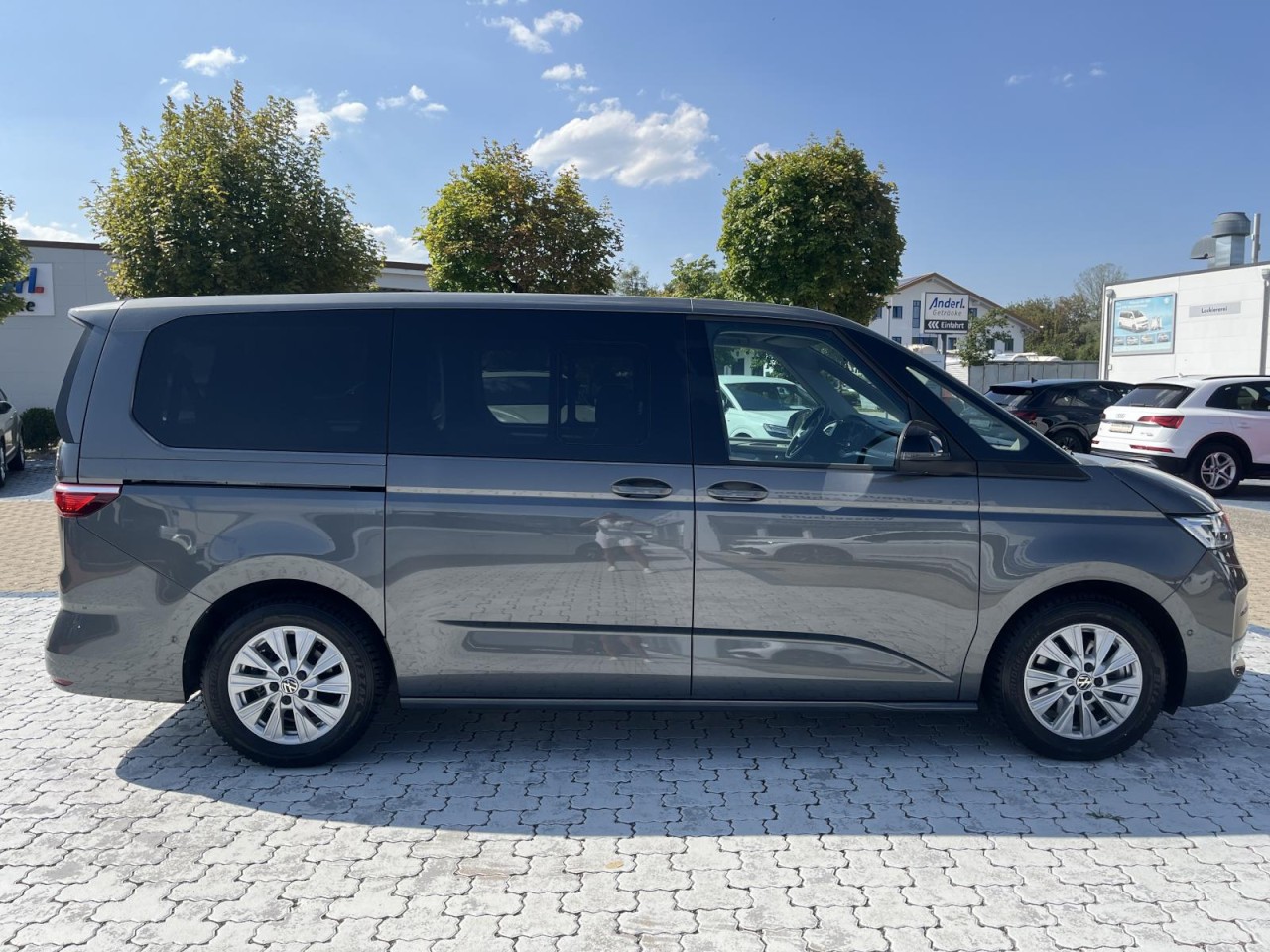 Multivan T7 2,0 TDI DSG Life LÜ (IQLight+Standhzg.+AHK)