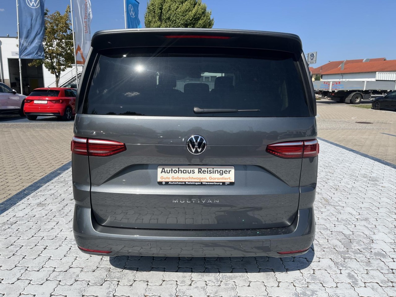 Multivan T7 2,0 TDI DSG Life LÜ (IQLight+Standhzg.+AHK)