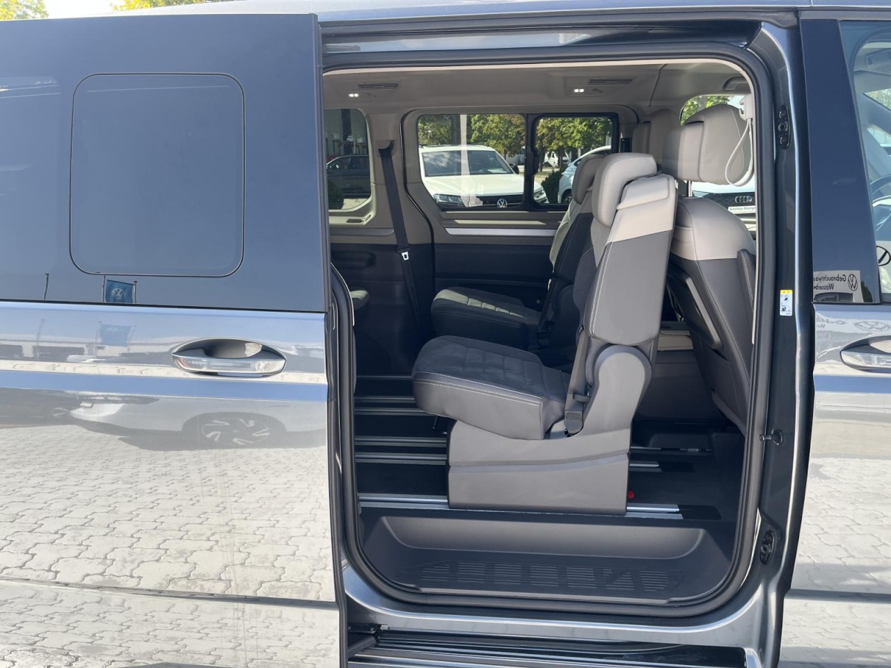 Multivan T7 2,0 TDI DSG Life LÜ (IQLight+Standhzg.+AHK)